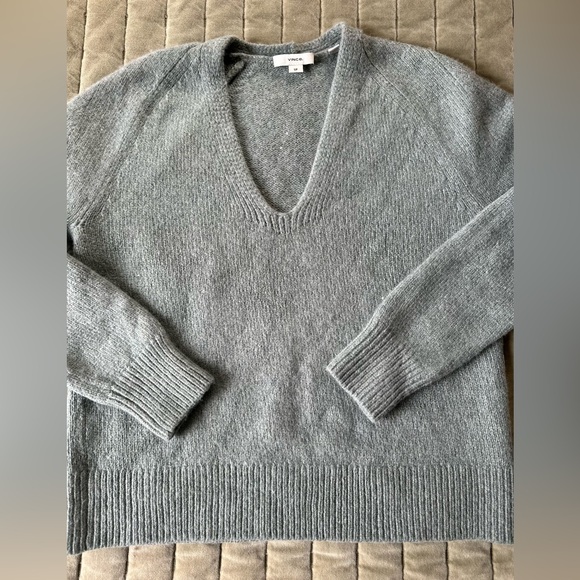 VINCE Mélange Merino Wool Cashmere Vneck Sweater Sea Foam Green - Picture 6 of 8